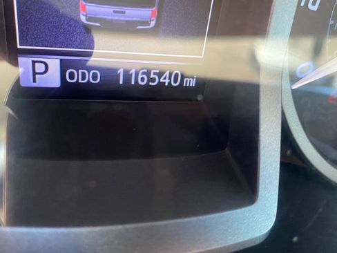 Used 2016 Toyota Tacoma SR image 4