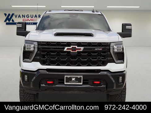Used 2024 Chevrolet Silverado 2500 ZR2 w/ Technology Package AWD/4WD image 9