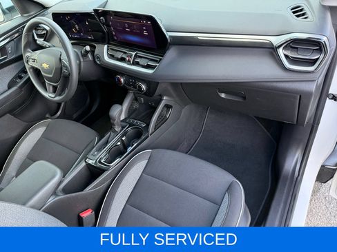 Used 2025 Chevrolet TrailBlazer LT AWD/4WD image 17