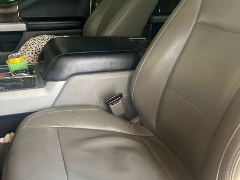 Used 2015 Ford F150 Lariat w/ Equipment Group 502A Luxury AWD/4WD image 7
