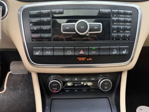 Used 2015 Mercedes-Benz GLA 250 4MATIC image 16