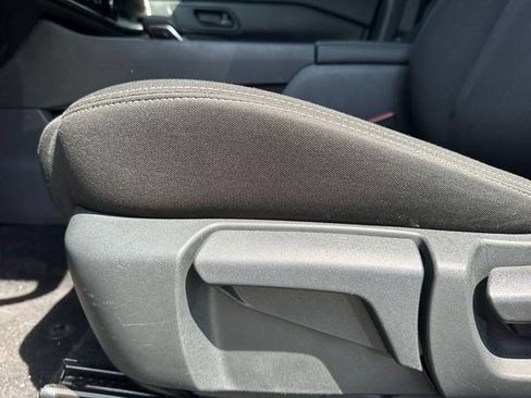 Used 2025 Nissan Rogue S AWD/4WD image 14