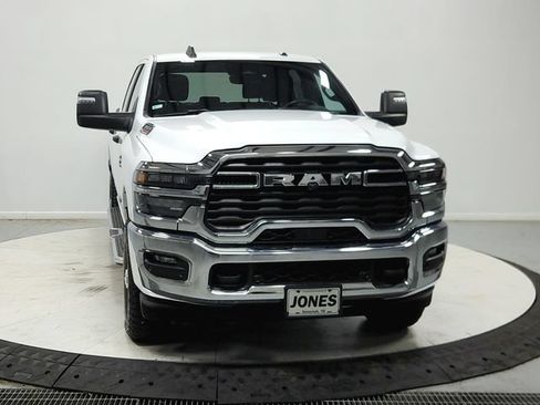 Used 2025 RAM 2500 Big Horn AWD/4WD image 3