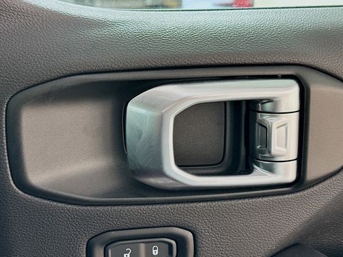 Used 2025 Jeep Wrangler Sahara w/ Safety Group image 28