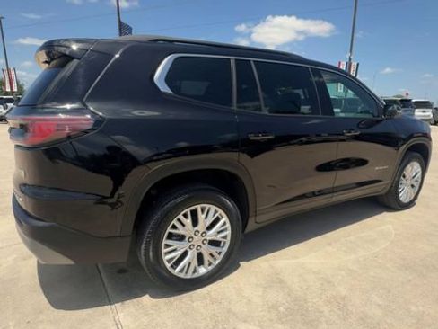 Certified 2026 GMC Acadia Elevation w/ Elevation Premium Package FWD image 8