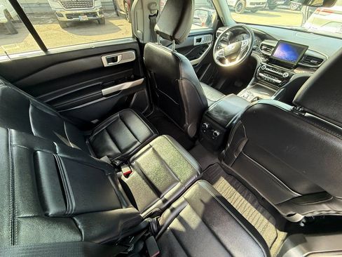 Used 2023 Ford Explorer Limited image 15