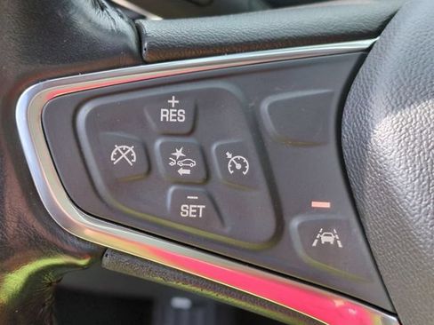 Used 2020 Chevrolet Equinox LT w/ Driver Convenience Package FWD image 18