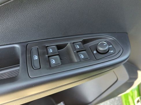 New 2026 Volkswagen Taos SE image 35