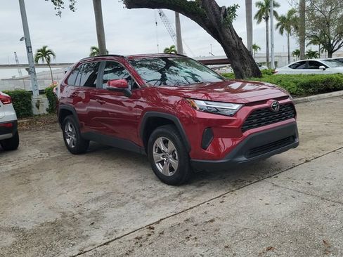 Used 2022 Toyota RAV4 XLE w/ Convenience Package image 1