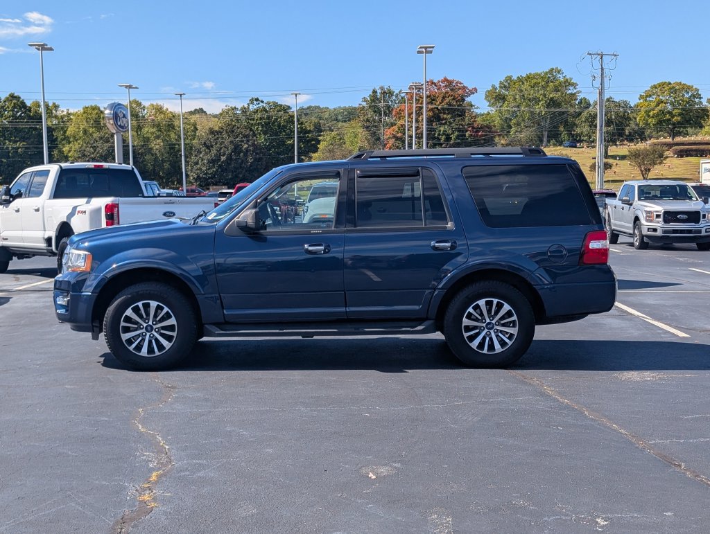 Used 2017 Ford Expedition XLT AWD/4WD image 5