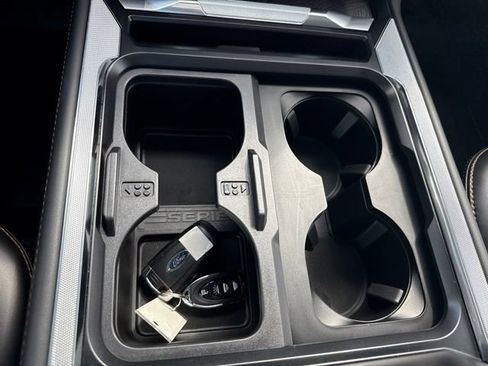Used 2024 Ford F250 Platinum AWD/4WD image 23