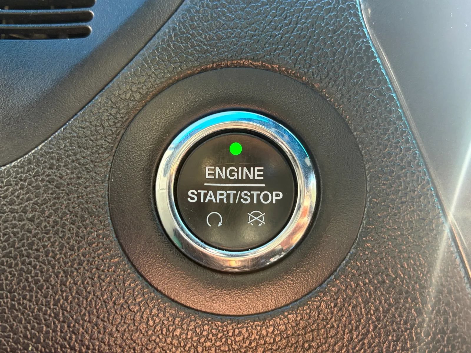 Used 2018 Ford Explorer Sport w/ Equipment Group 401A AWD/4WD image 28