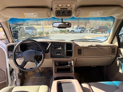 Used 2003 Chevrolet Tahoe LT image 17