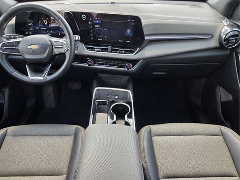 Used 2025 Chevrolet Equinox LT w/ Convenience Package II FWD image 15