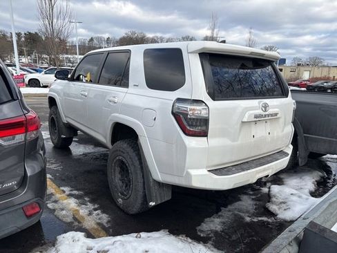 Used 2016 Toyota 4Runner SR5 image 3