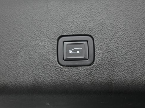Used 2023 Chevrolet Traverse LT w/ LPO, Floor Liner Package AWD/4WD image 39