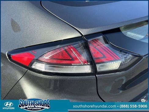 Used 2020 Hyundai Ioniq SE image 8