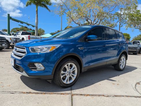Certified 2019 Ford Escape SE FWD image 7