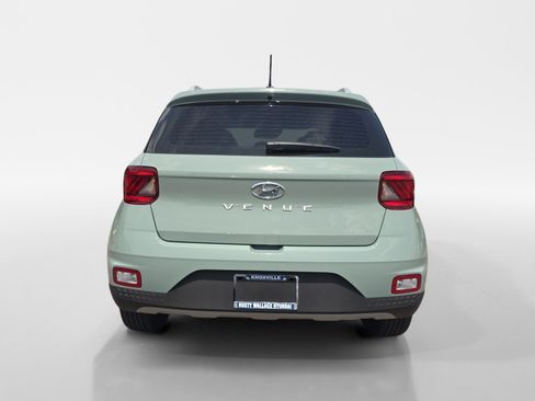 Used 2026 Hyundai Venue SEL FWD image 4