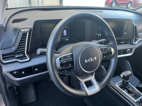 Used 2025 Kia Sportage LX FWD image 32