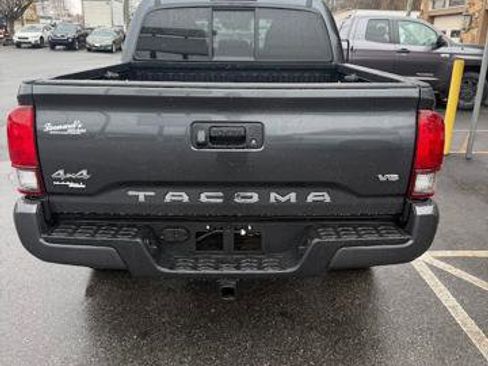 Used 2020 Toyota Tacoma SR5 image 5