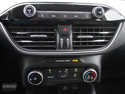 Used 2022 Ford Escape SE image 29