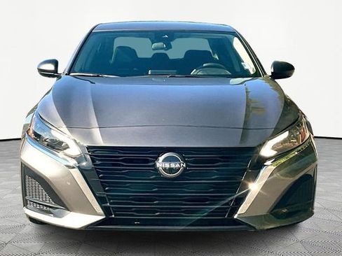 Used 2025 Nissan Altima 2.5 S image 2