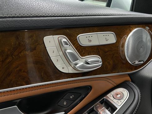 Used 2019 Mercedes-Benz GLC 350e 4MATIC image 17