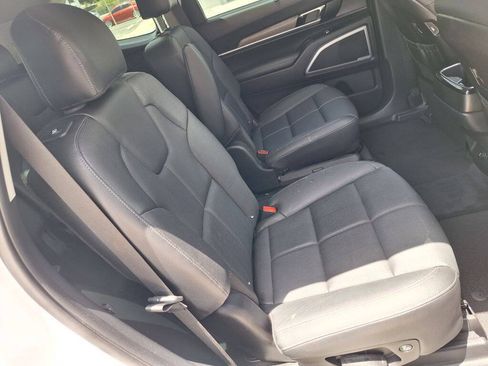 Used 2021 Kia Telluride EX w/ EX Premium Package FWD image 32