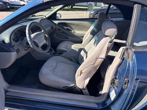 Used 1999 Ford Mustang Convertible RWD image 12