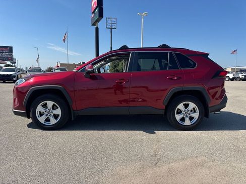 Used 2020 Toyota RAV4 XLE w/ Convenience Package FWD image 3