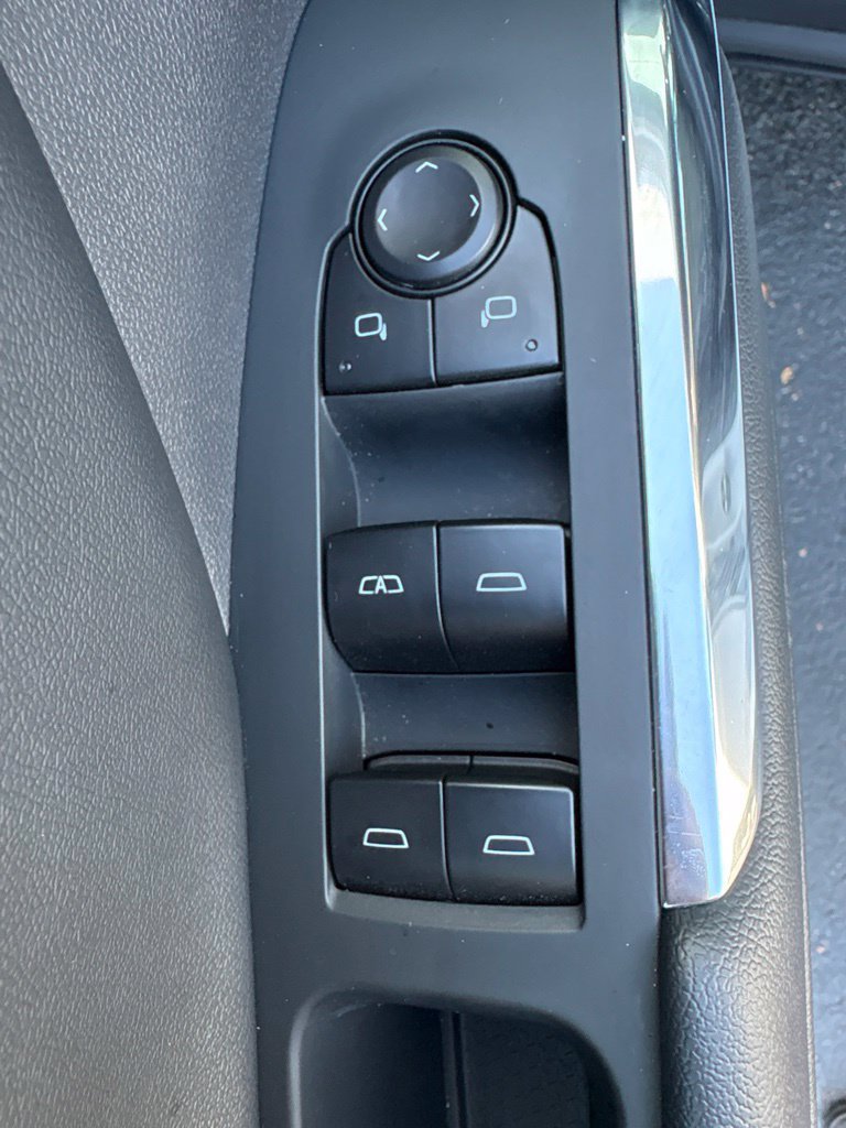 Used 2026 Chevrolet Traverse LT FWD image 17
