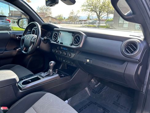 Used 2023 Toyota Tacoma TRD Off-Road image 27