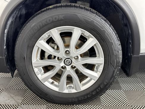 Used 2020 Nissan Rogue S w/ Special Edition Package FWD image 36