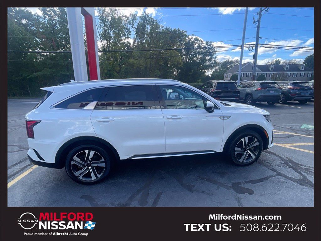 Used 2023 Kia Sorento EX AWD/4WD image 6
