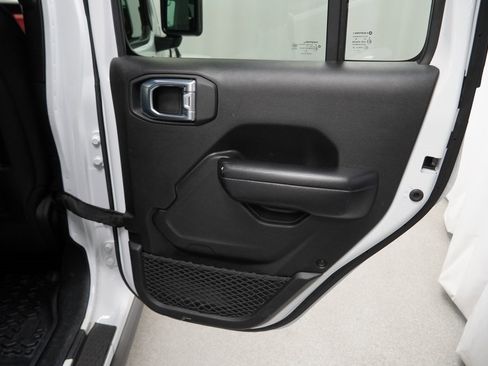 Certified 2021 Jeep Gladiator Rubicon w/ Cold Weather Group image 44