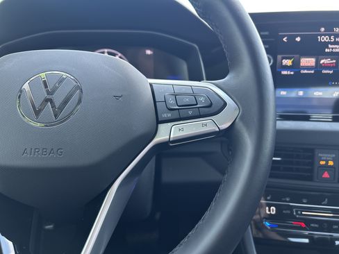 Used 2025 Volkswagen Jetta SE w/ Sunroof Package FWD image 19