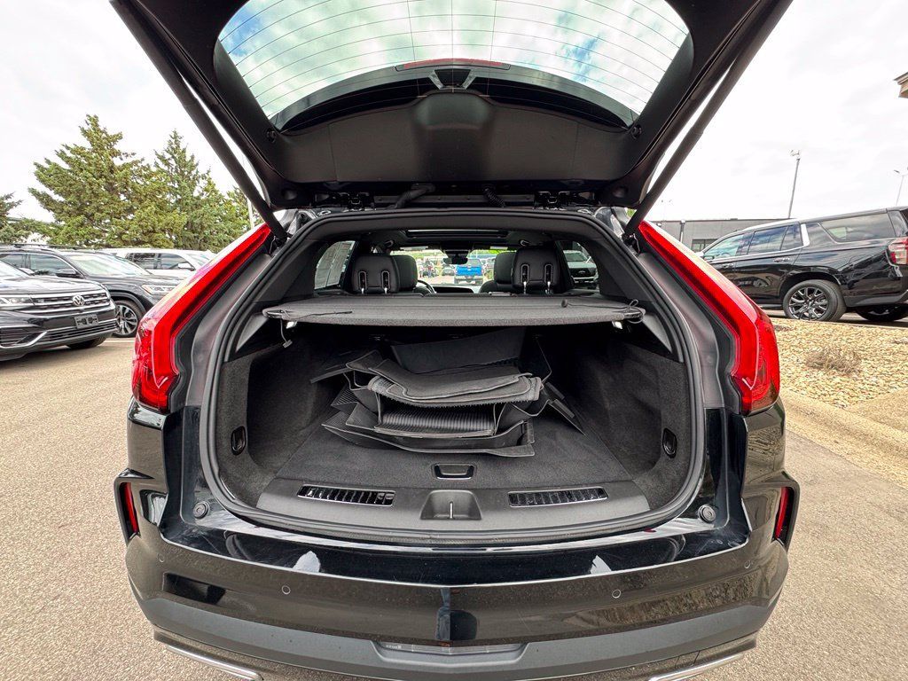 Used 2024 Cadillac XT4 Premium Luxury w/ Technology Package AWD/4WD image 39