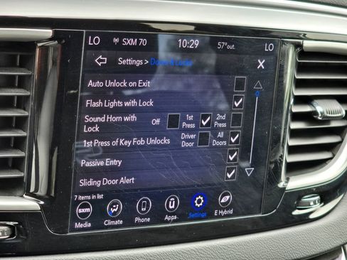 Used 2020 Chrysler Pacifica Touring w/ S Appearance Package image 43