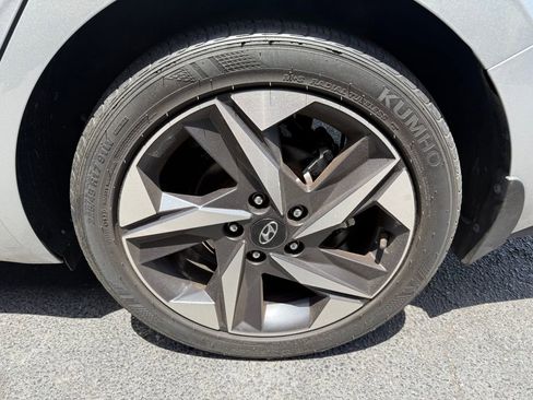 Used 2023 Hyundai Elantra SEL w/ Convenience Package FWD image 30