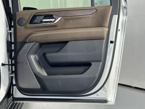 Used 2025 GMC Yukon XL Denali Ultimate w/ LPO, Floor Liner Package AWD/4WD image 13