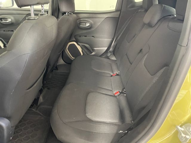 Used 2015 Jeep Renegade Latitude w/ Popular Equipment Group AWD/4WD image 16