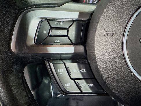 Used 2020 Ford Mustang Convertible image 14