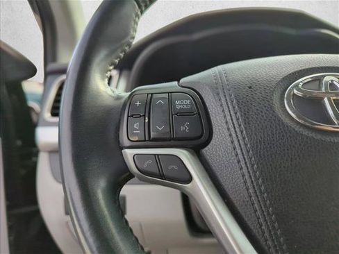 Used 2019 Toyota Highlander XLE image 13