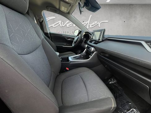 Used 2022 Toyota RAV4 XLE image 24