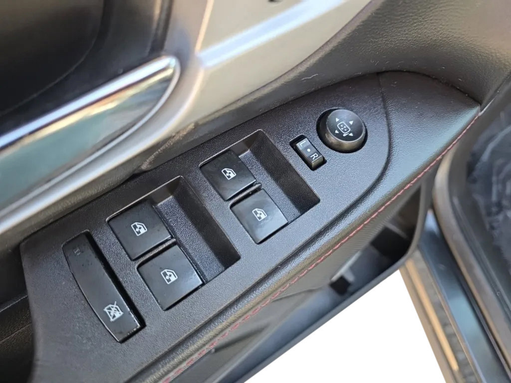 Used 2015 GMC Terrain SLT w/ Safety Package FWD image 13