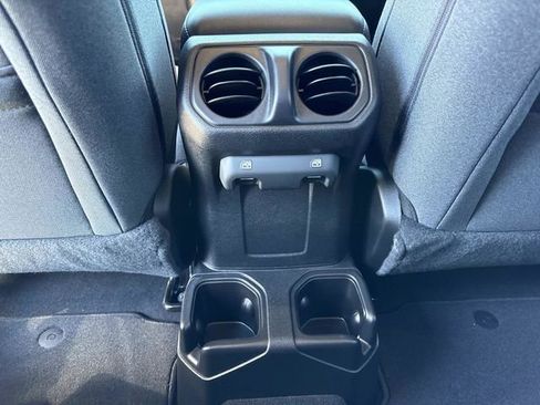 Used 2025 Jeep Wrangler Sport image 31