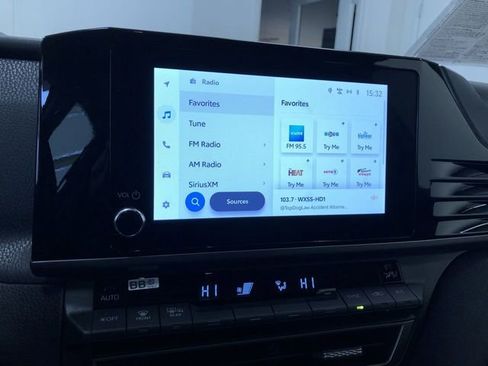 Used 2025 Toyota Camry LE image 28