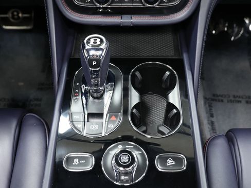 Used 2019 Bentley Bentayga AWD/4WD image 40
