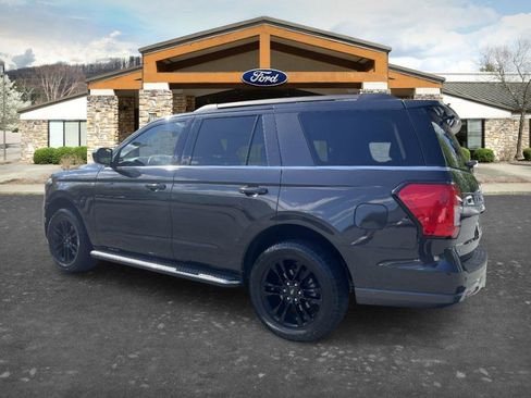 Used 2023 Ford Expedition XLT AWD/4WD image 6